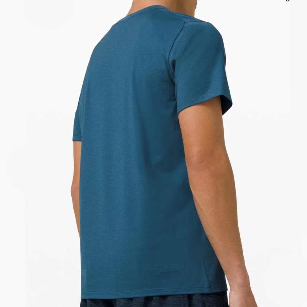 Lululemon Fundamental V - image 6